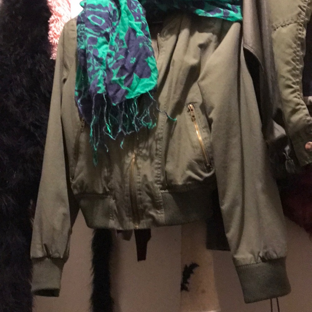 Olive Bomber💣
